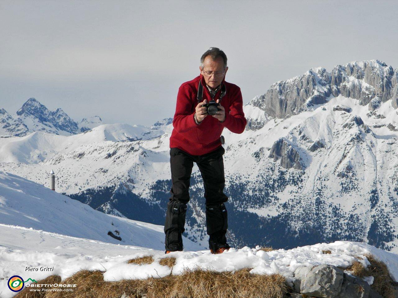48 Piero alle prese con le panoramiche.jpg